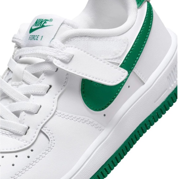 NIKE Air Force 1 Low EasyOn White Malachite Green FN0237-103 Shoe Sneaker Kids - Picture 7 of 8